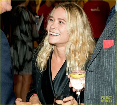 Nude mary kate olsen. Things To Know About Nude mary kate olsen. 